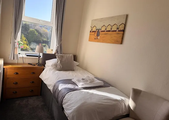 Cairn House - Bed & Breakfast